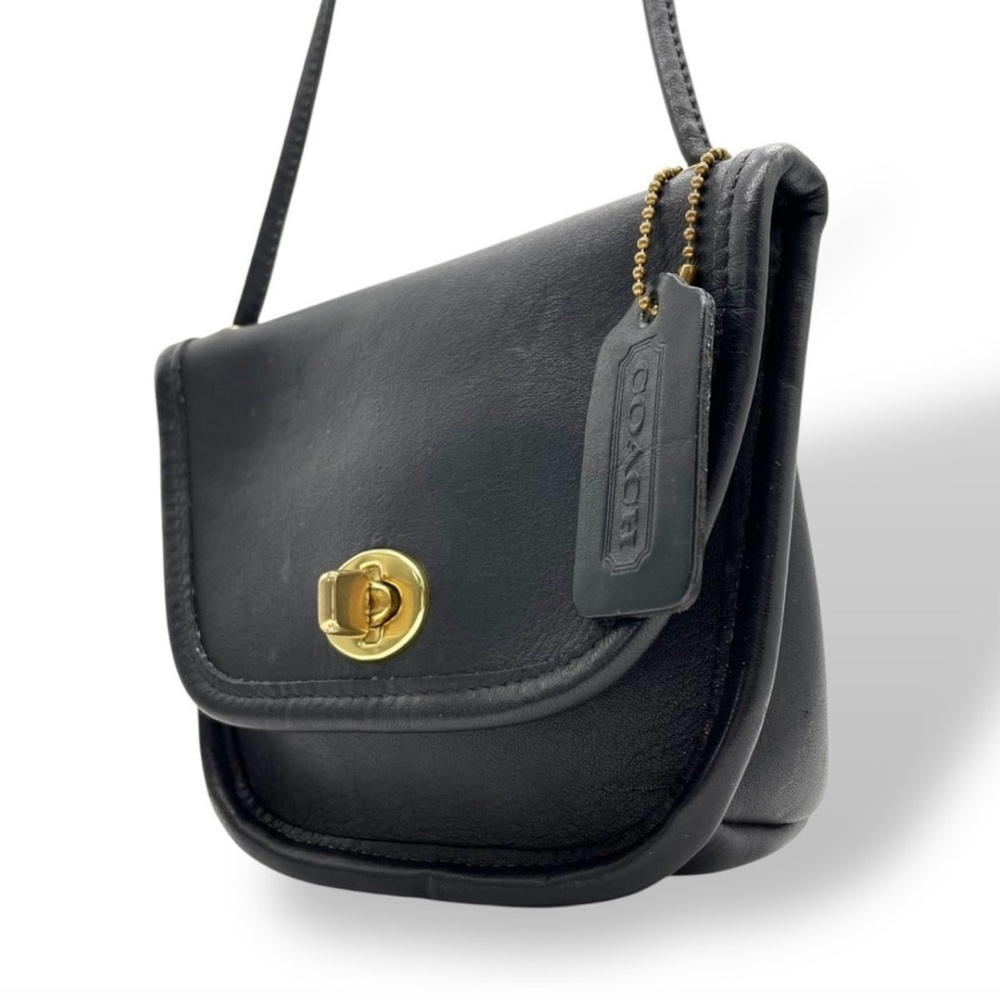 COACH • Vintage Turnlock Shoulder Bag 9934, Black Leather